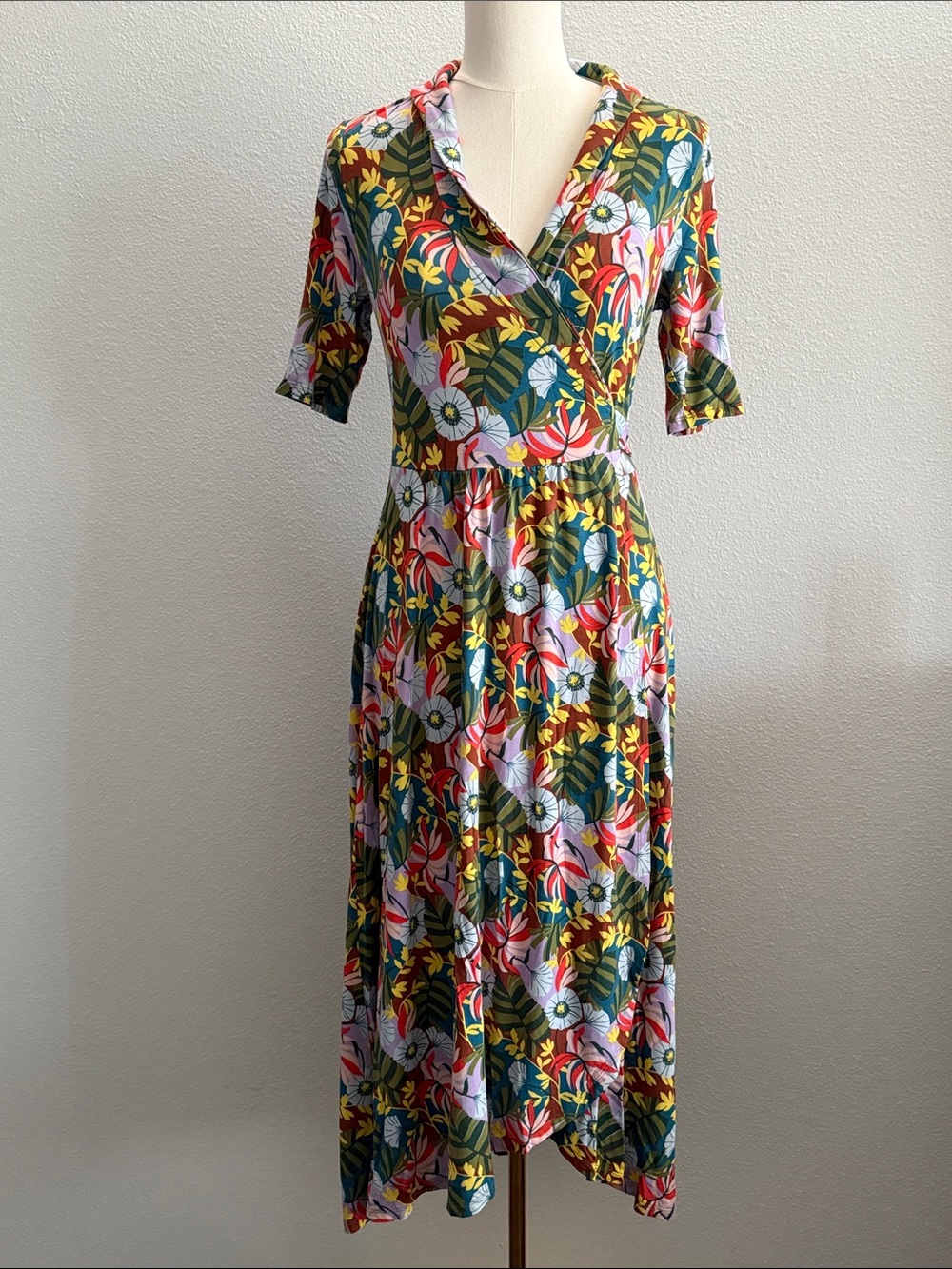 Boden Floral Faux Wrap Midi Dress | Tropical Print Tie Waist | US 4R